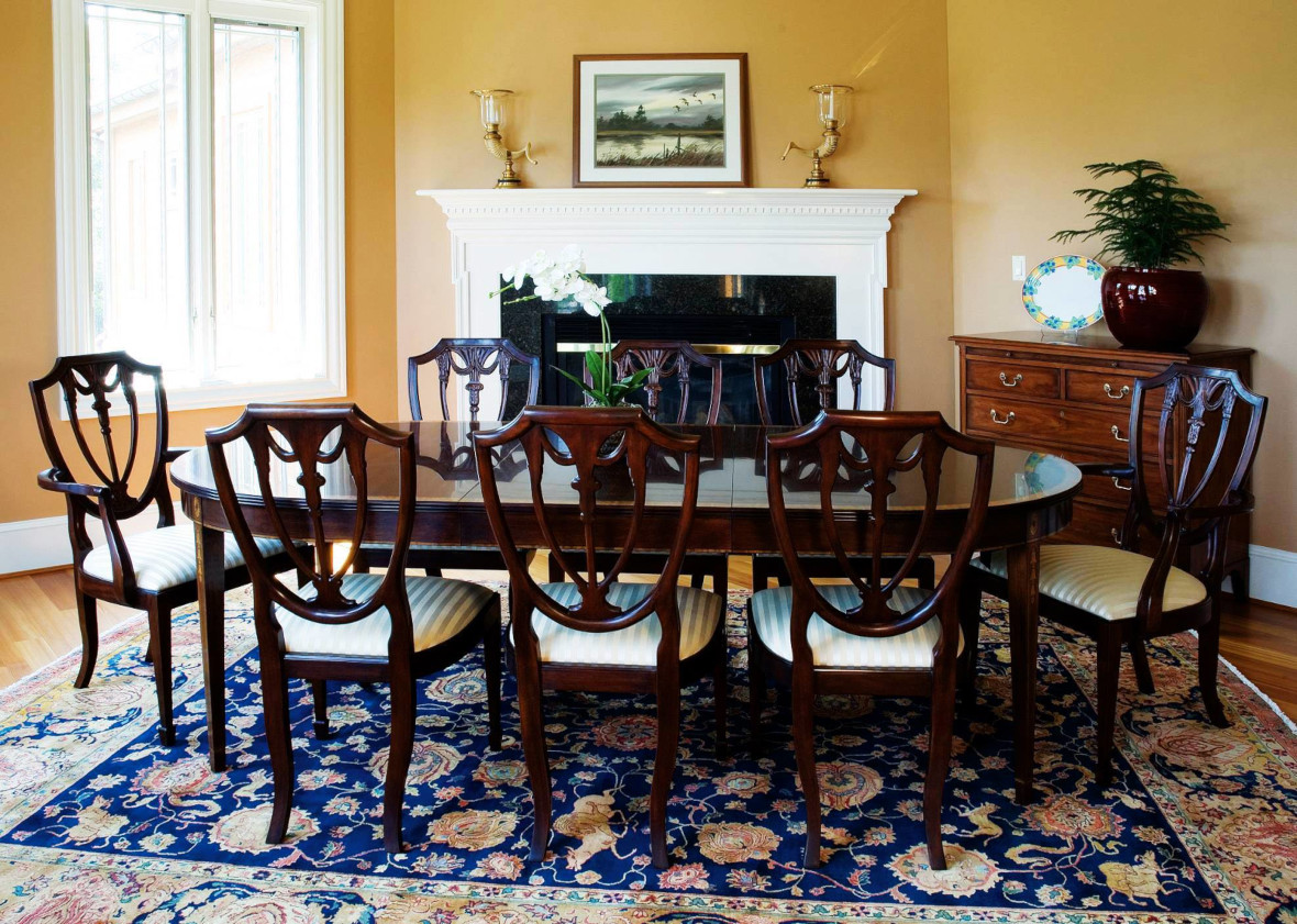 Henkel Harris Dining Room Set